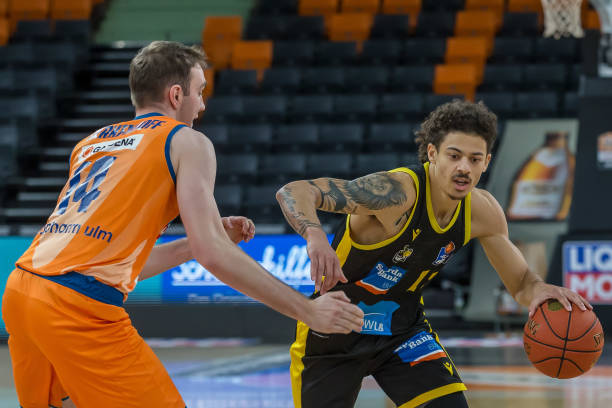 域战略合作 域战略合作